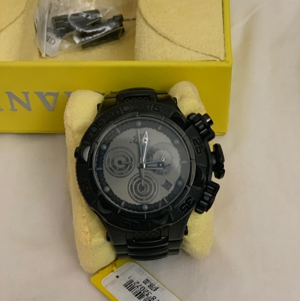 Invicta black subaqua
